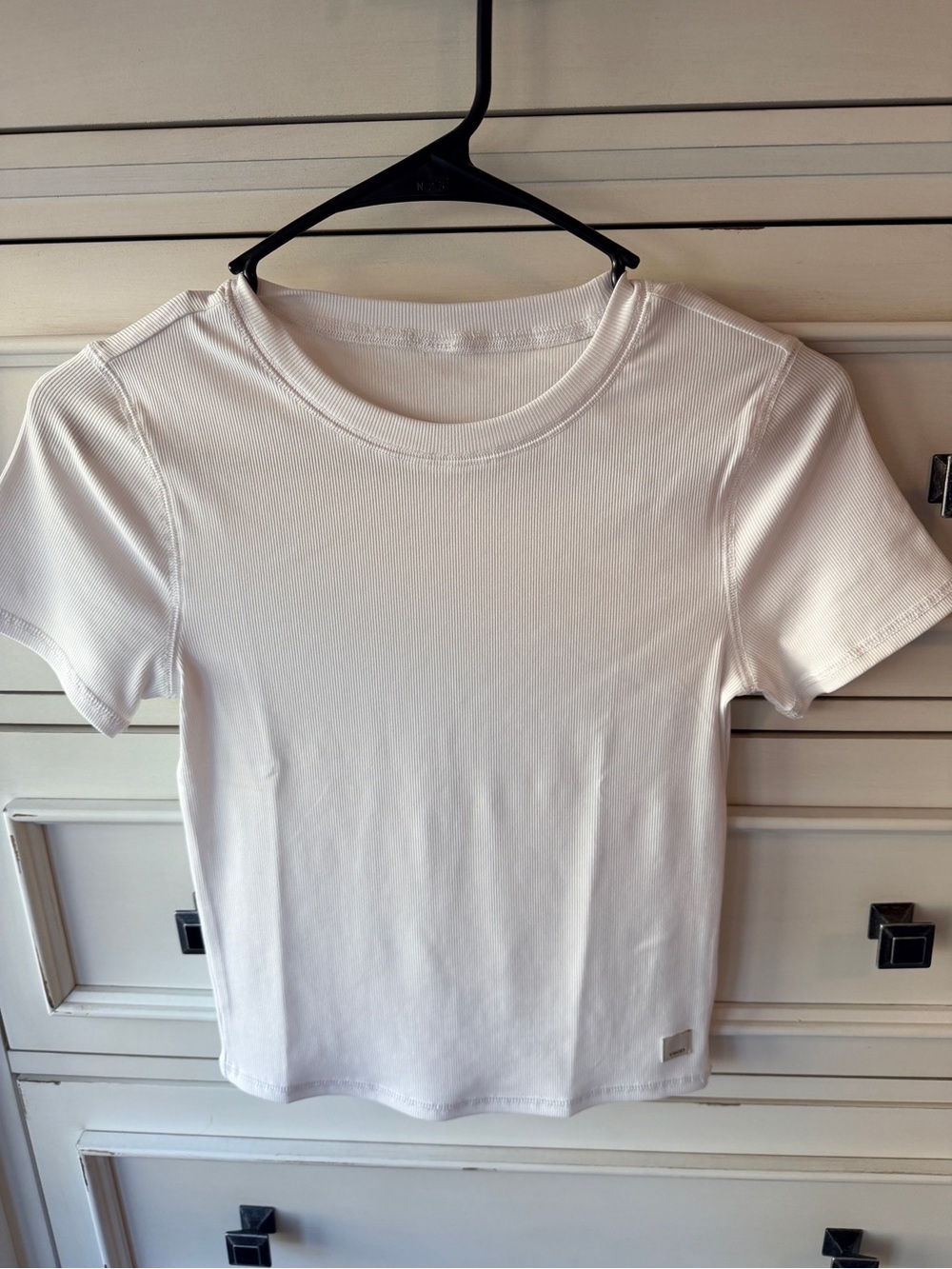 Vuori Women’s Pose Fitted Classic White Short-Sleeve Ribbed Tee - Women's